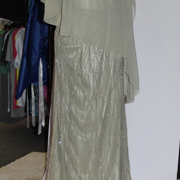 Green Dress Rhinestone Sequins - Picture 3 of 6